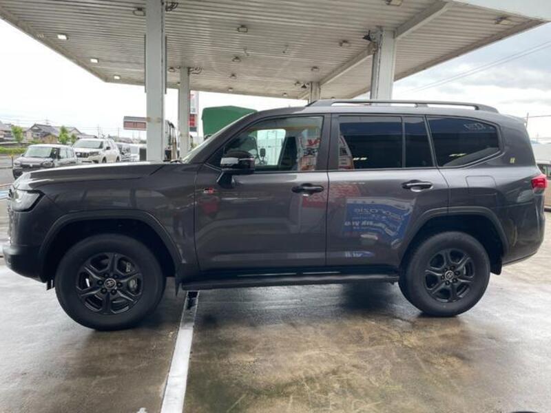 LAND CRUISER