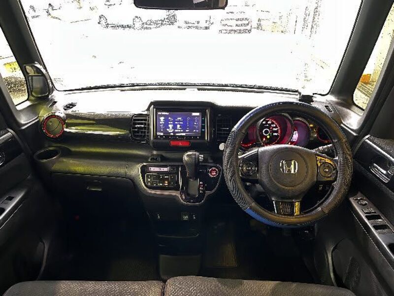 N BOX CUSTOM