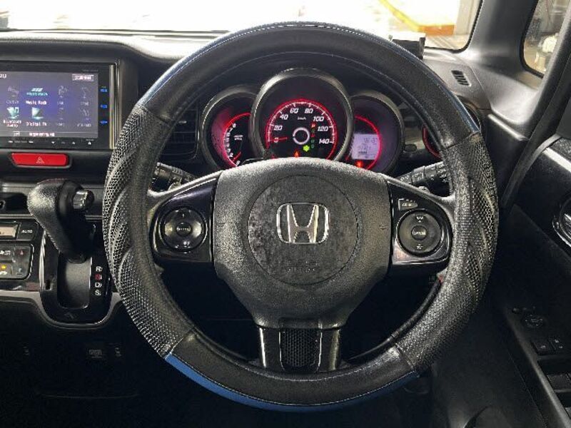N BOX CUSTOM