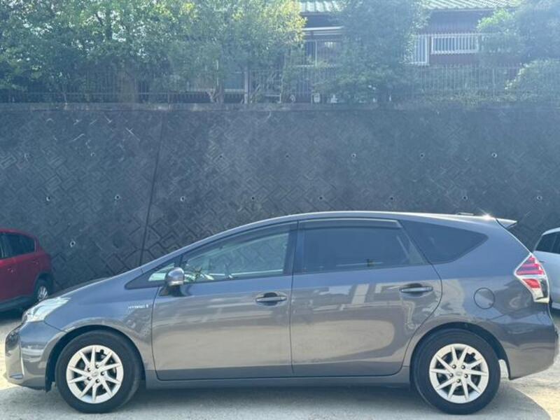 PRIUS ALPHA
