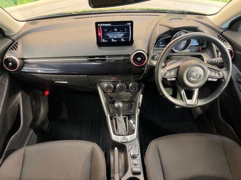MAZDA2