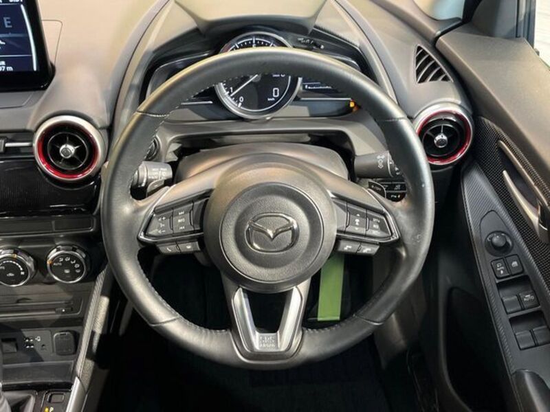 MAZDA2