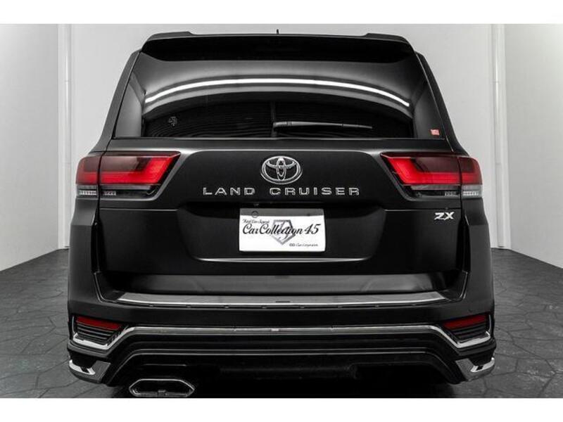 LAND CRUISER