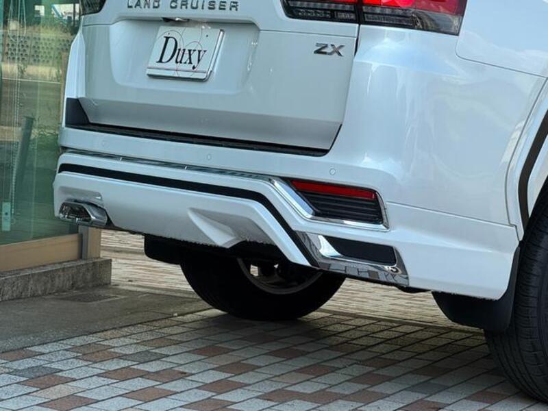 LAND CRUISER
