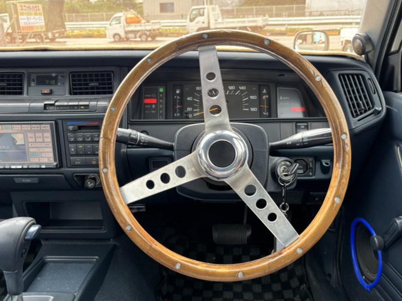 CROWN VAN