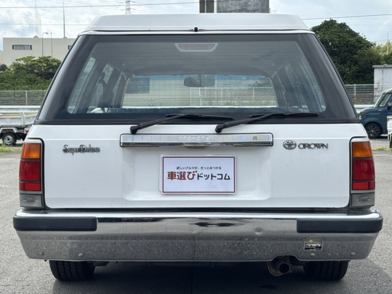 CROWN VAN