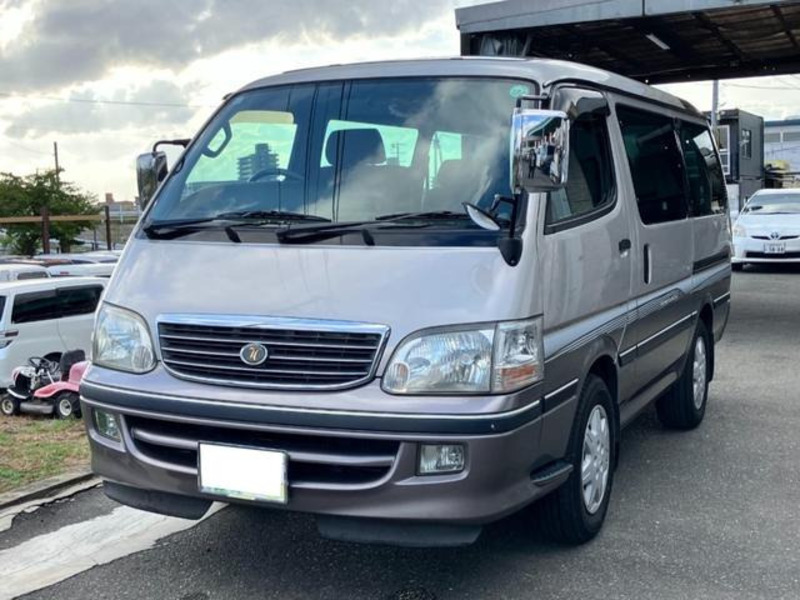 TOYOTA HIACE