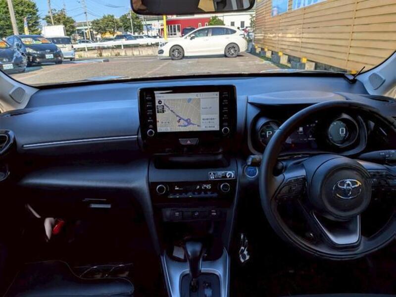 YARIS CROSS