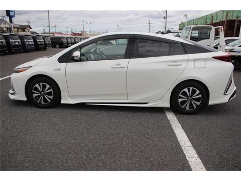 PRIUS PHV