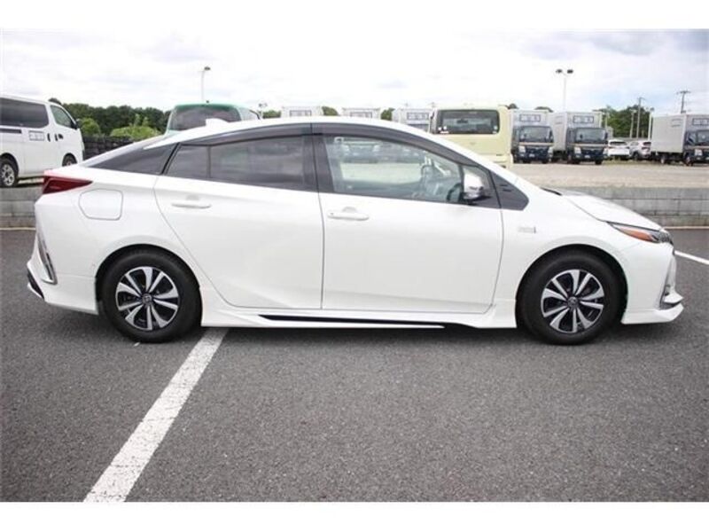 PRIUS PHV
