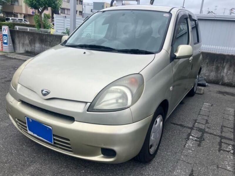 TOYOTA FUN CARGO