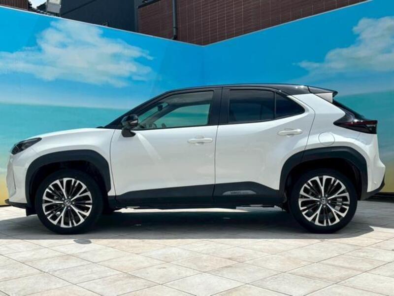 YARIS CROSS