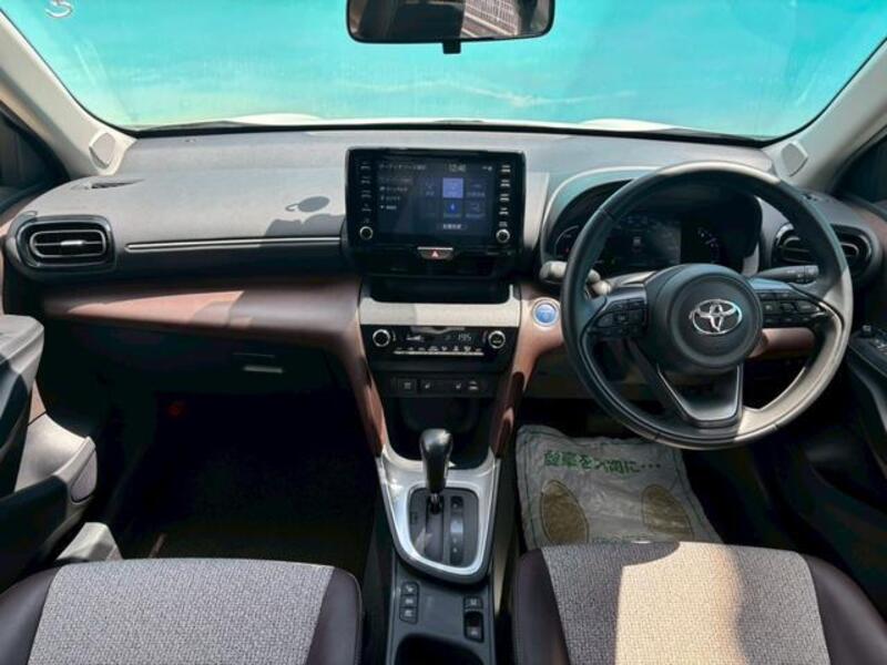 YARIS CROSS