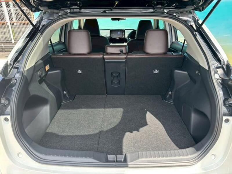 YARIS CROSS