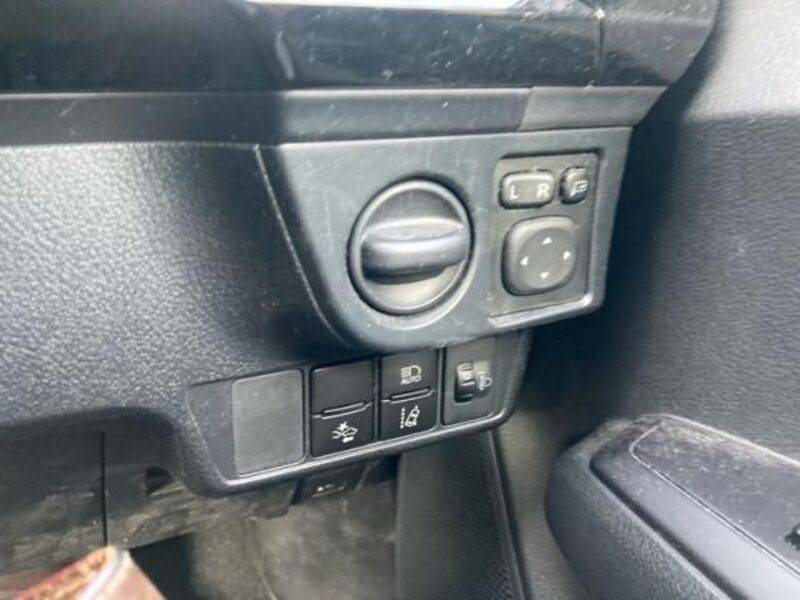 COROLLA AXIO