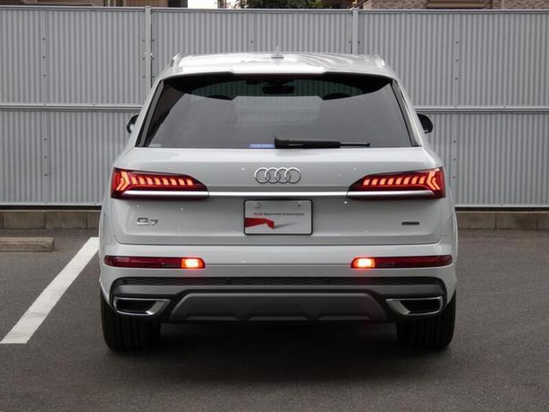 Q7