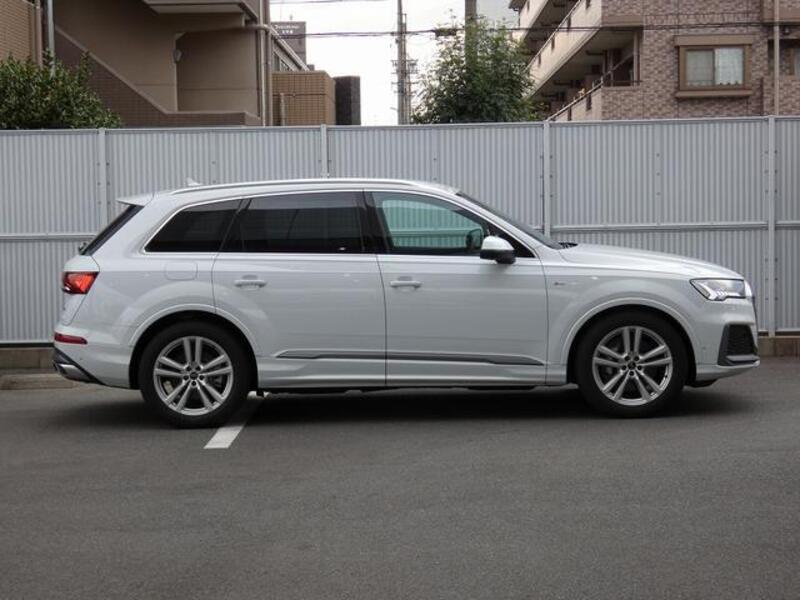 Q7