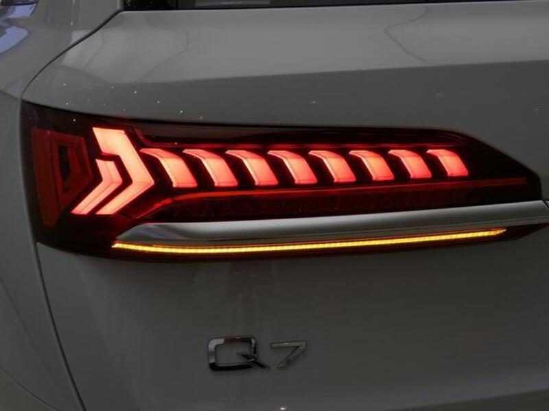 Q7