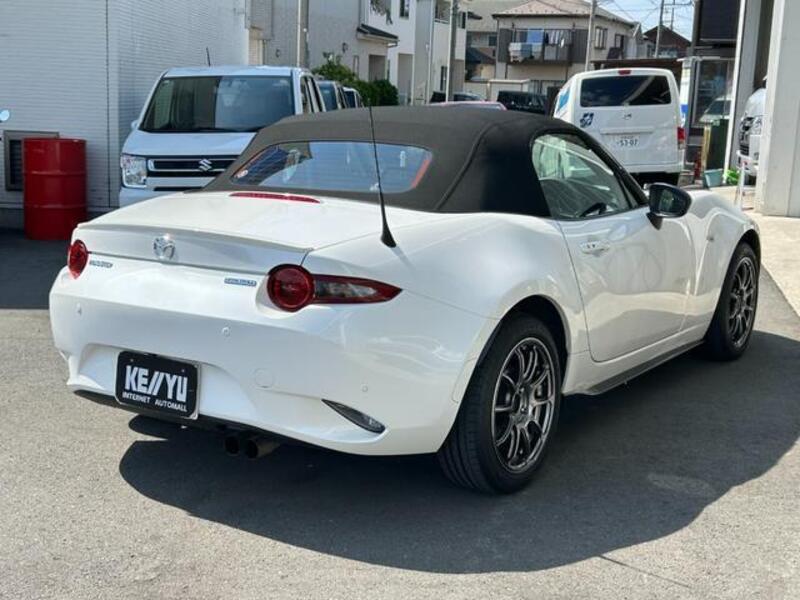 ROADSTER