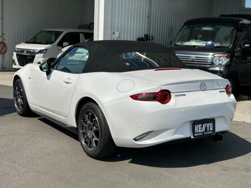 ROADSTER