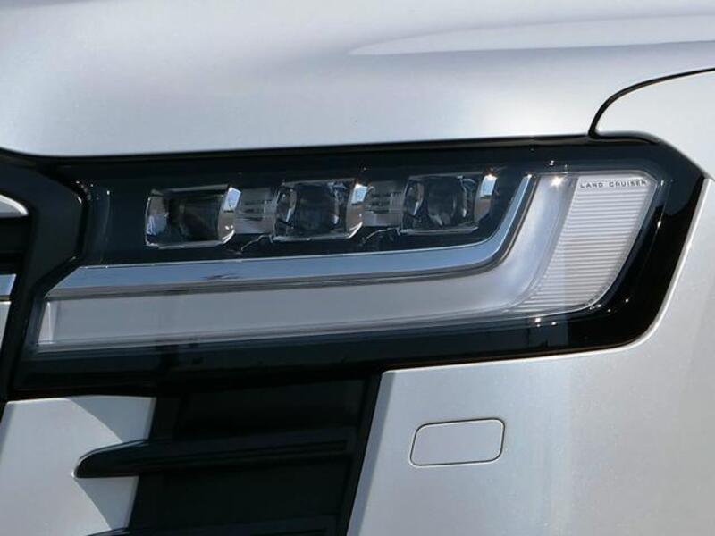 LAND CRUISER