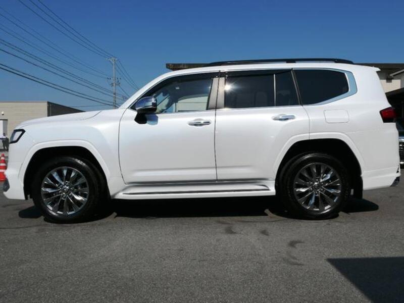 LAND CRUISER