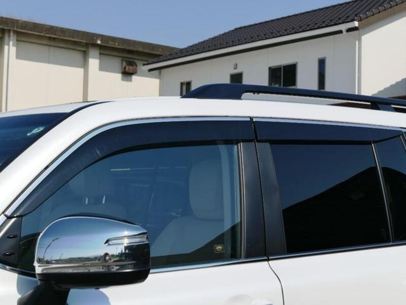 LAND CRUISER