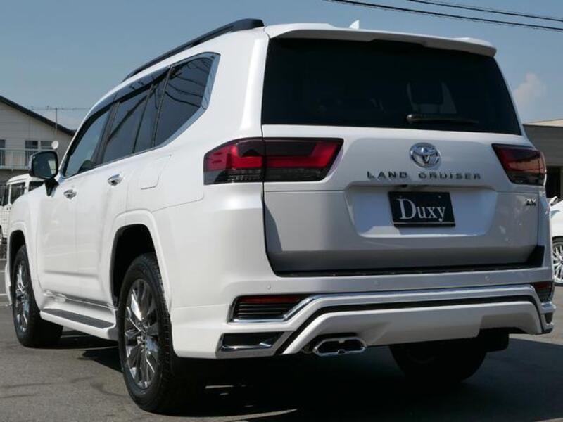 LAND CRUISER