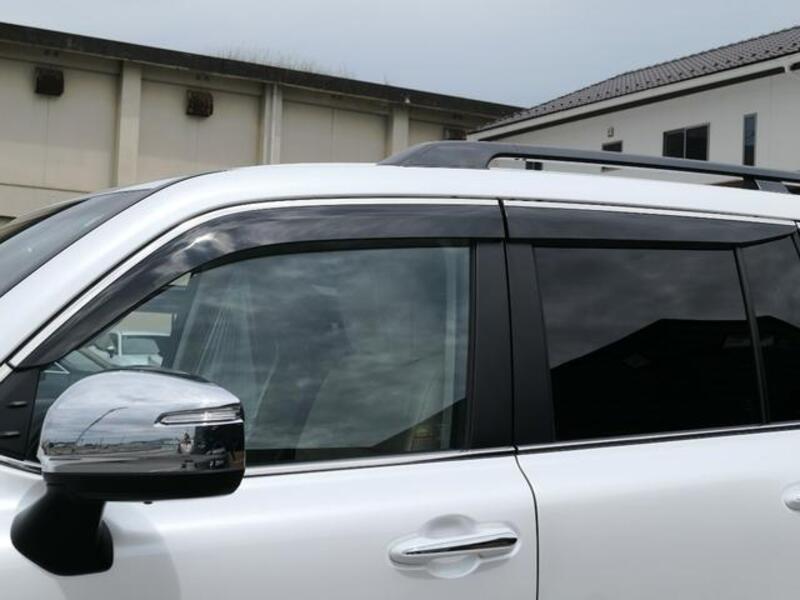 LAND CRUISER