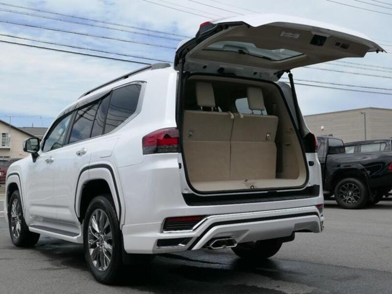 LAND CRUISER
