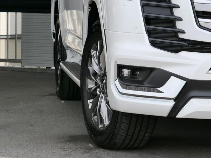 LAND CRUISER