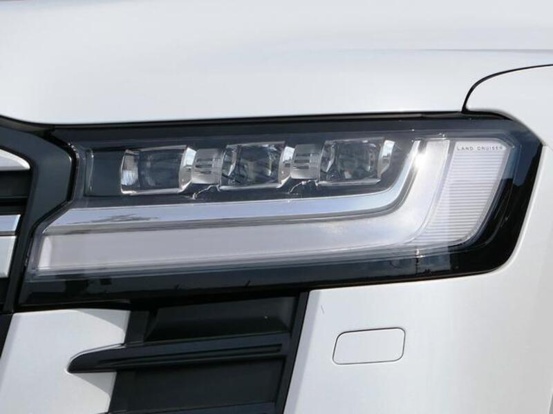 LAND CRUISER