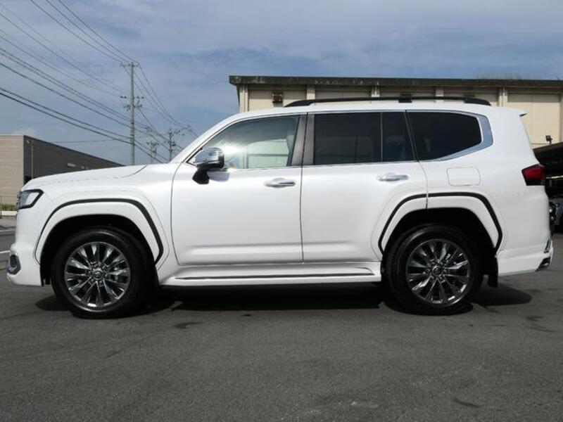 LAND CRUISER