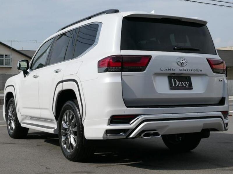 LAND CRUISER