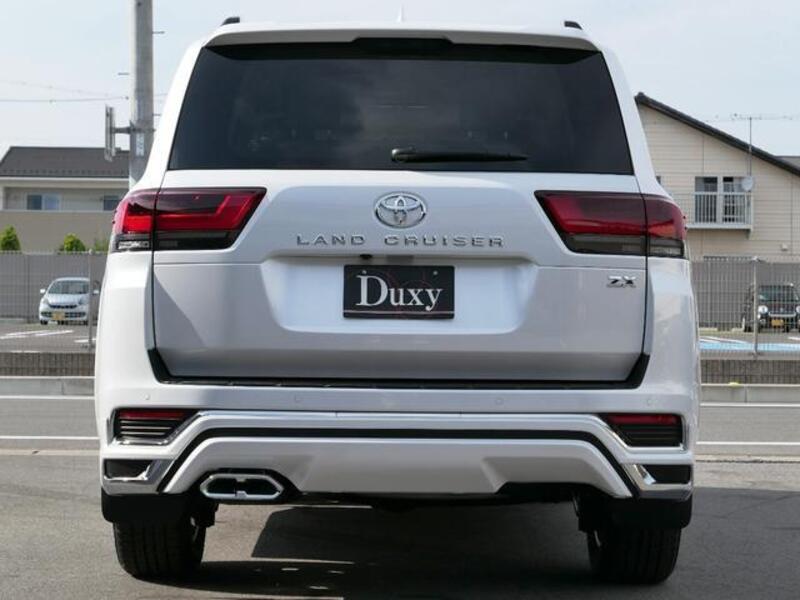 LAND CRUISER