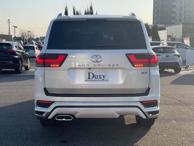 LAND CRUISER