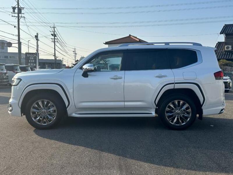 LAND CRUISER