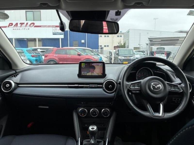 MAZDA2