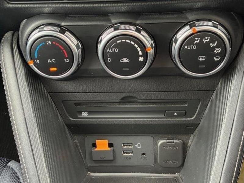 MAZDA2