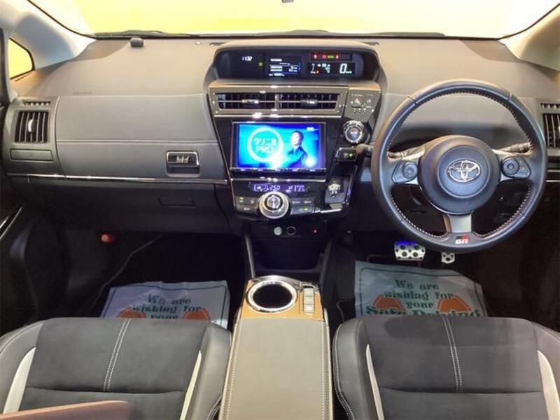 PRIUS ALPHA