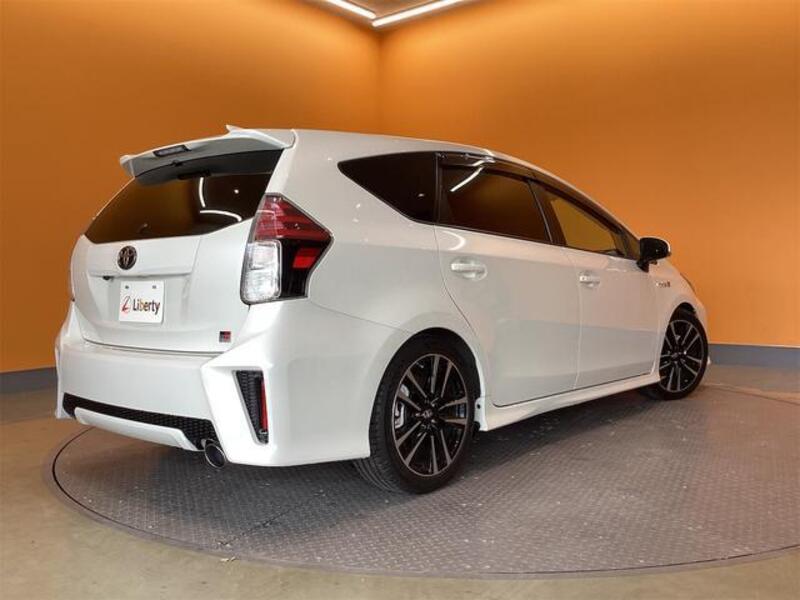 PRIUS ALPHA