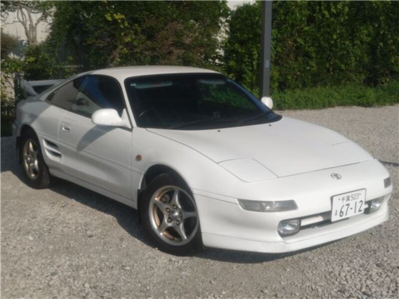 TOYOTA MR2