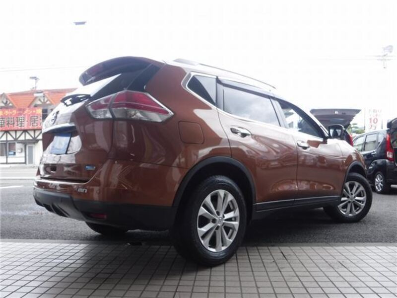 X-TRAIL