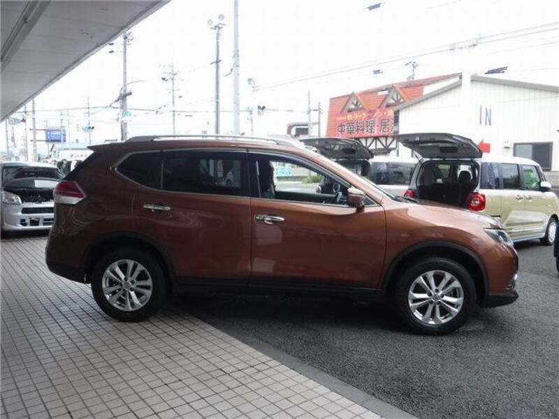 X-TRAIL