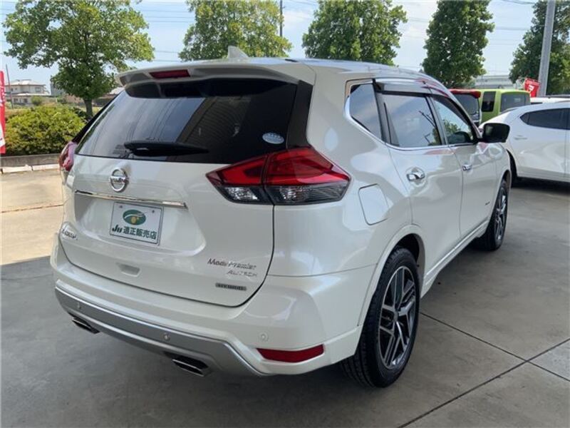 X-TRAIL