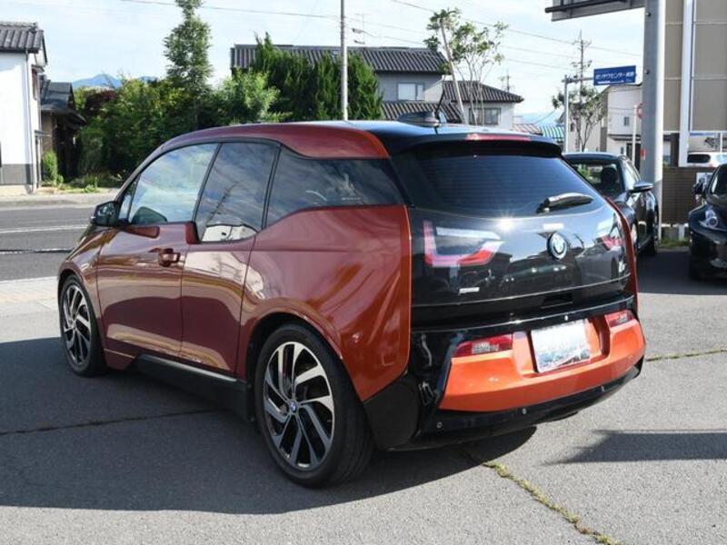i3