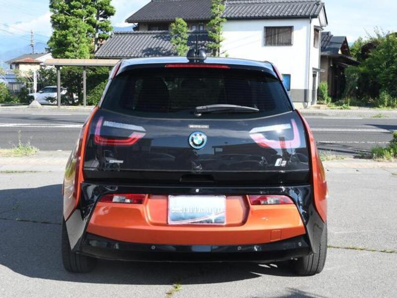 i3