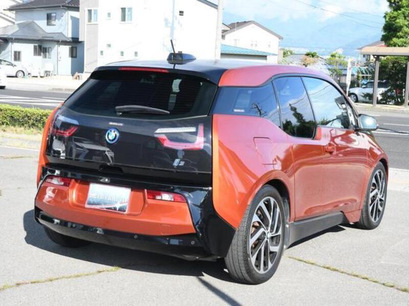 i3