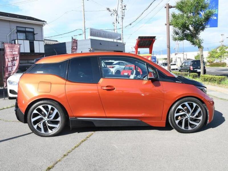 i3