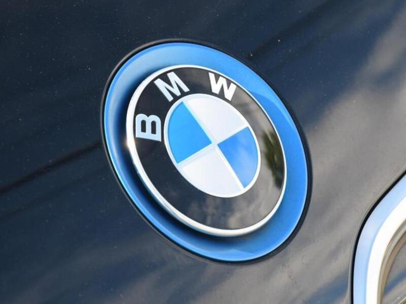 i3